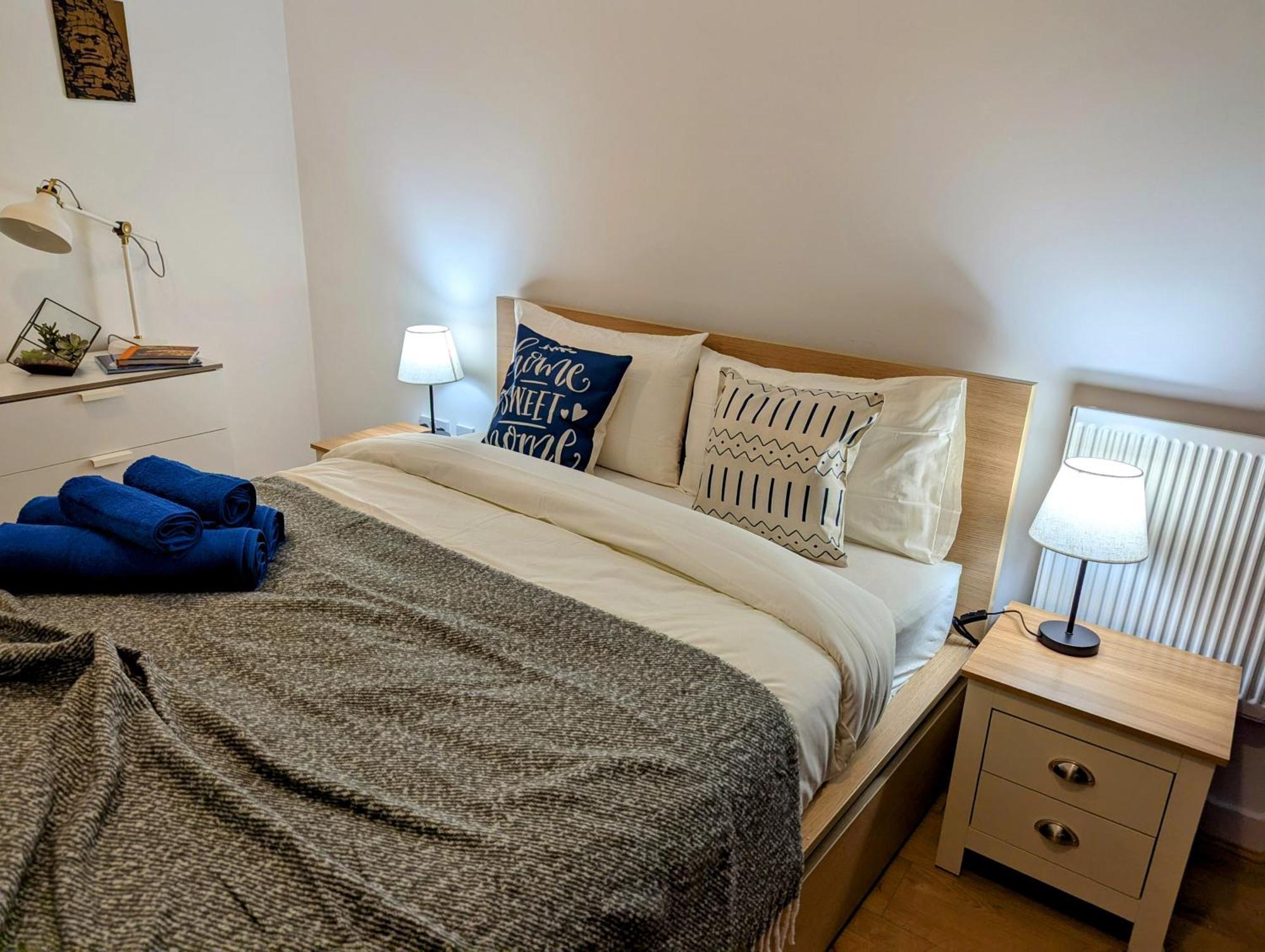 Charming 2-bedroom Canary Wharf - Apartament
