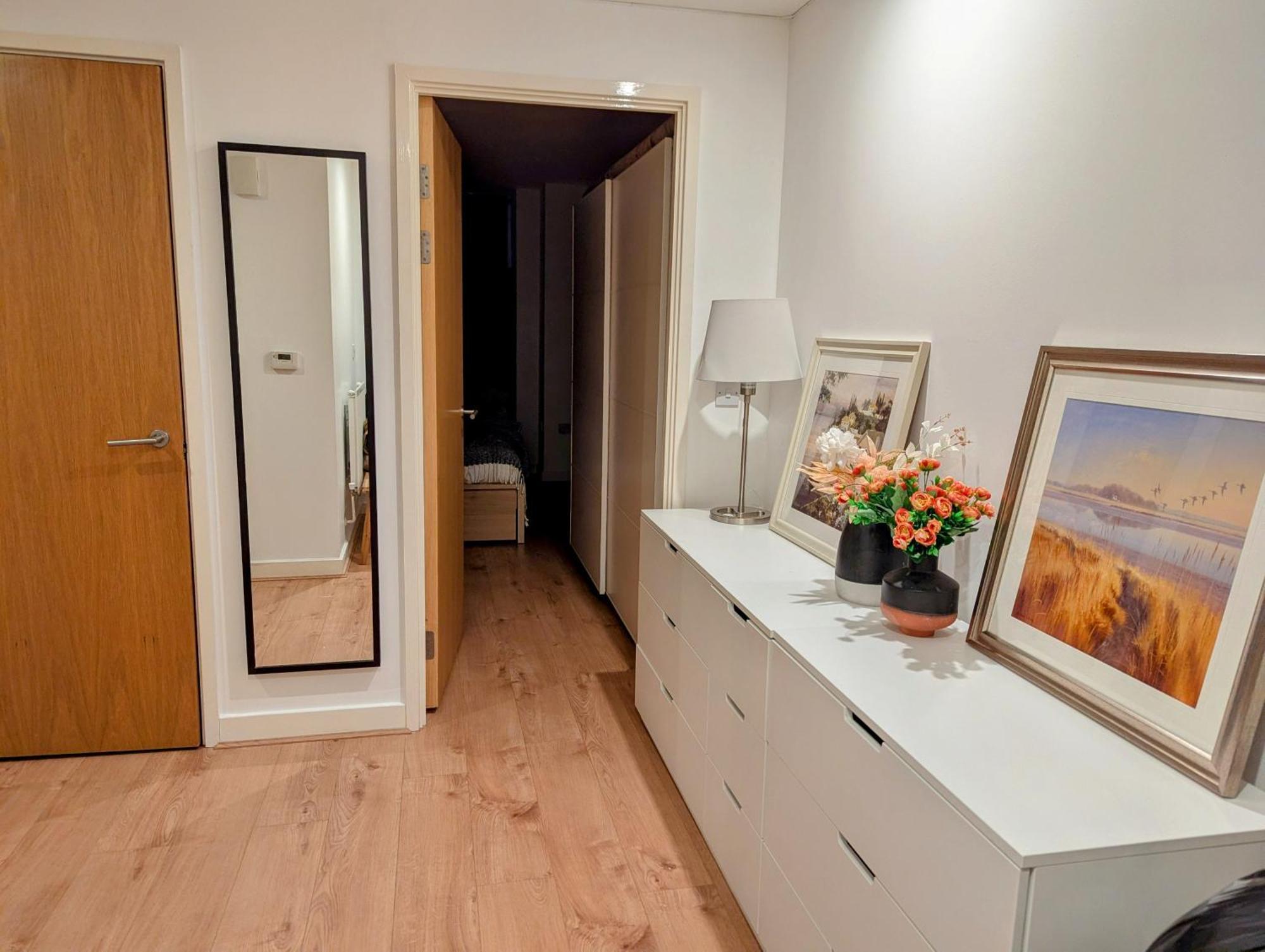 Apartament Charming 2-bedroom Canary Wharf -